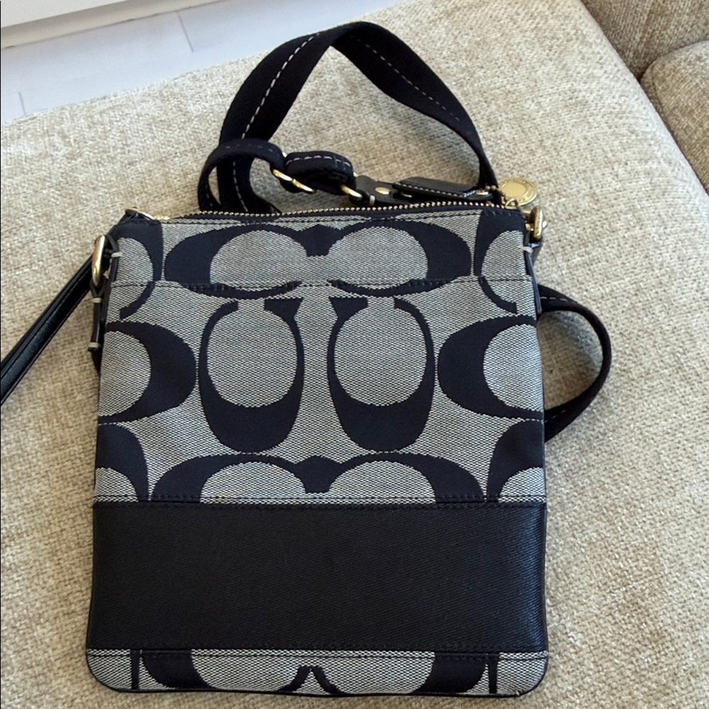 NWOT Coach Crossbody Bag - Picture 4 of 7